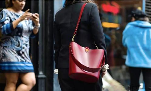 今年很流行的celine包,celine包包最经典时尚潮流是哪款