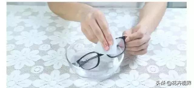 一招教你处理眼镜上的划痕,眼镜镜片时间久了有划痕怎么处理