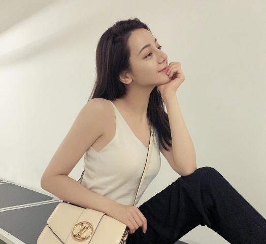 脸上长痣人一般有几个特征,脸上哪个位置长痣说明好看