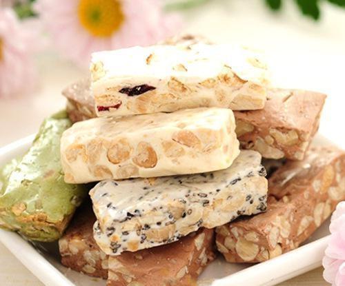 DIY甜蜜牛轧糖简单方法,自己制作的牛轧糖味道甜过初恋