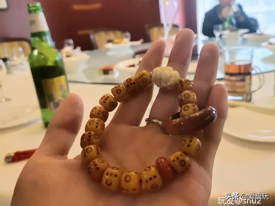 驼骨手串开裂图片,驼骨珠子开裂是怎么回事