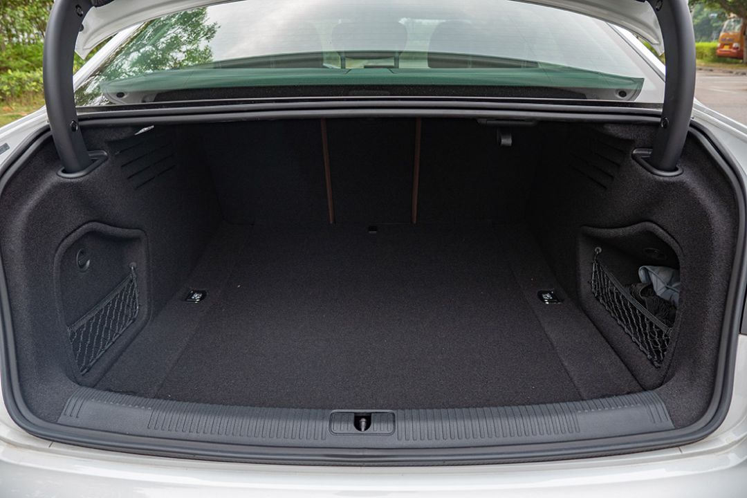 2022款奥迪a4l真实车主使用感受,2022款奥迪a4l驾驶体验