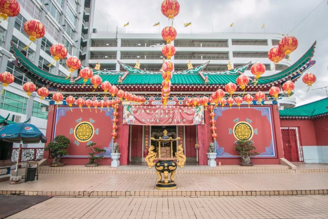 用黄金做房顶，人均5辆车，这个东南亚神秘国度比阿联酋还土豪