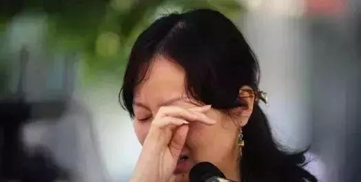 沈阳中学生情侣开房背后的警醒:给女孩底线教育,给男孩阳光教育