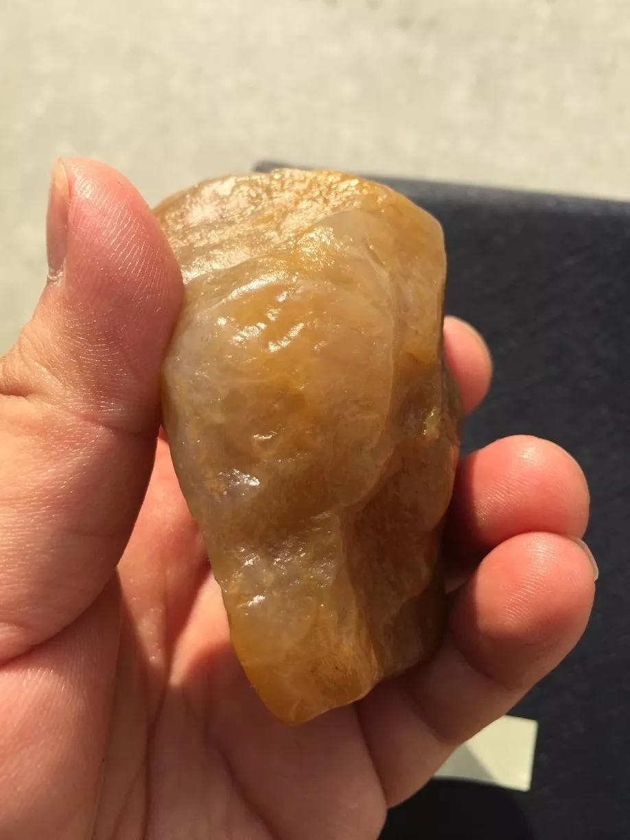 寿山田黄原石真品,怎么鉴别寿山田黄的品质