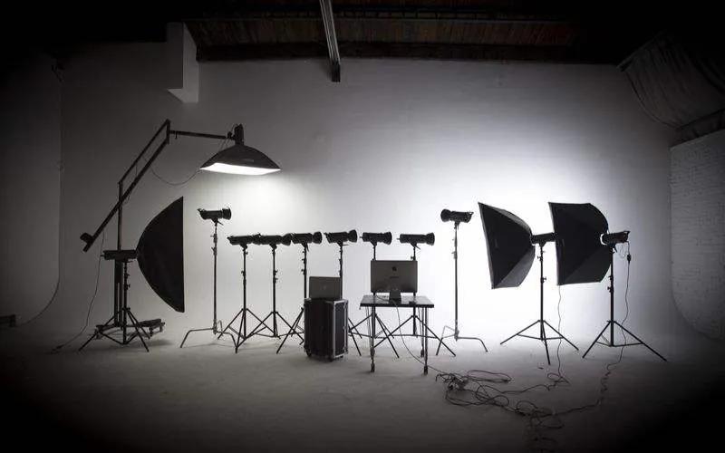 陈述郁言|没有好的打光设备？从一个钨丝灯开始练习