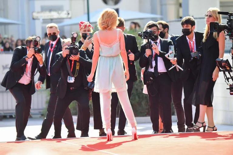 辣眼睛的威尼斯红毯女星惊艳,威尼斯红毯女星惊艳