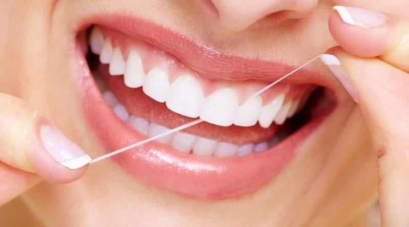 为什么用牙线时牙缝勾住牙线,细牙缝用圆牙线还是扁牙线