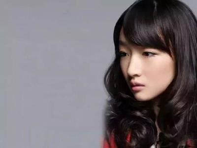 周冬雨小个子怎么穿,周冬雨的穿衣最适合矮个子参考