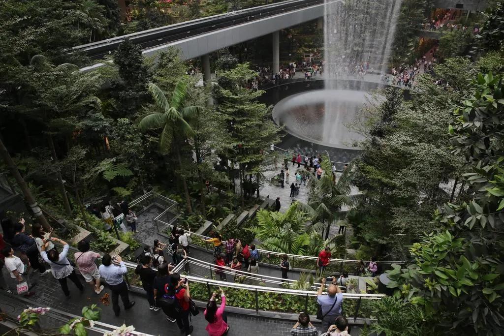 疫情结束了就去全世界旅游,现在疫情去哪旅行呢