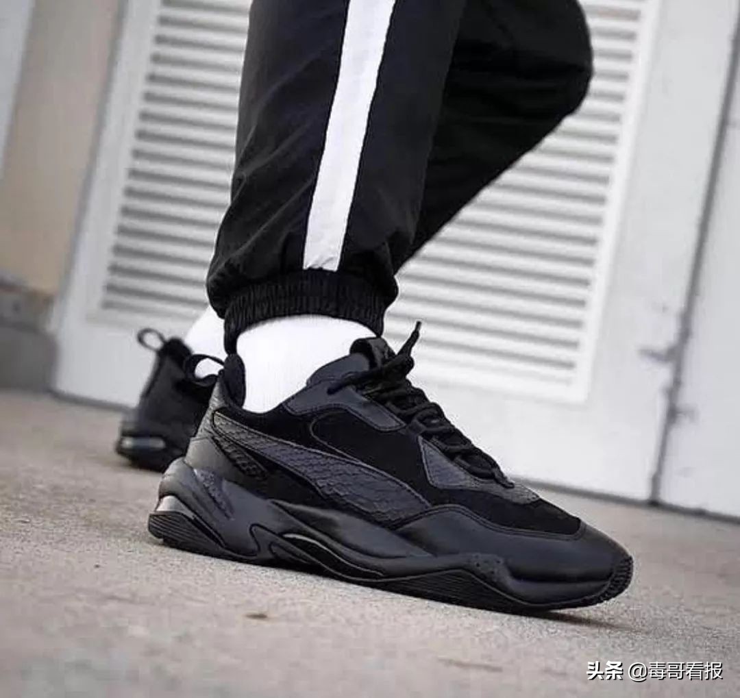 puma全面反光的鞋子,puma全掌碳板钉鞋测评