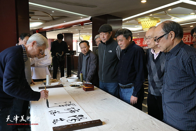 巨龙画院新春团拜活动在江泽福轩大饭店举行