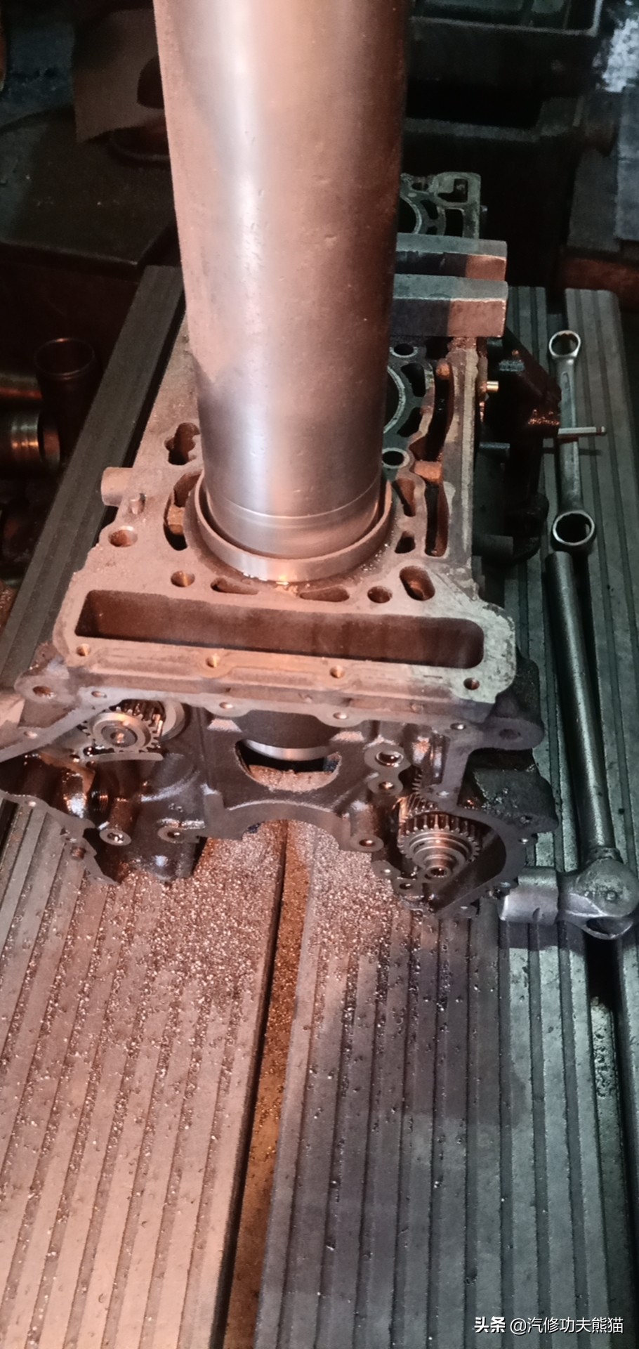 2013奥迪a4l烧机油怎么解决,奥迪a4l哪一款开始烧机油不严重