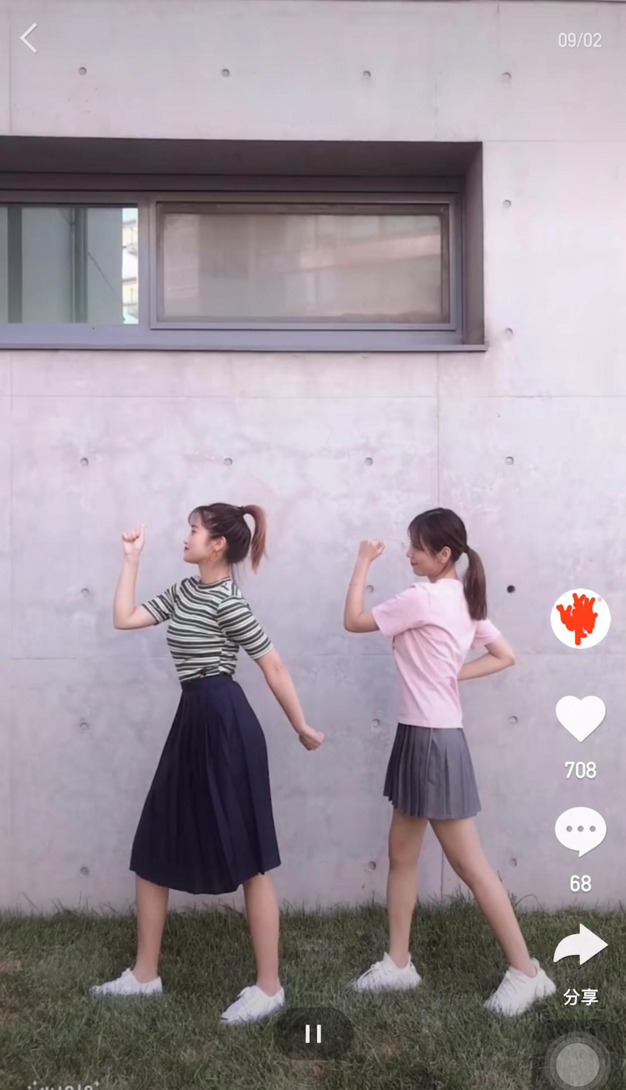 当你学会了闺蜜的拍照方式时,闺蜜拍照日常姿势两人