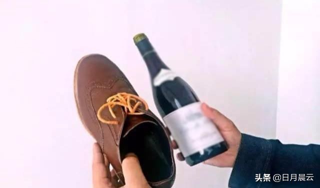 怎样在没有开瓶器的情况下开红酒,怎么开红酒木塞没有开瓶器