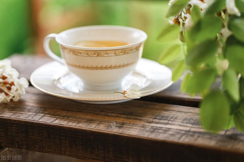 冰凉好喝的网红饮料,网红饮品冒烟冷饮有危害吗