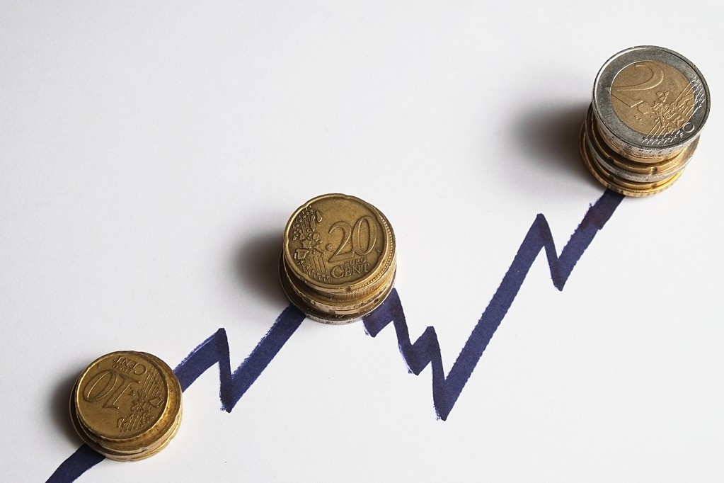 黄金创新高风险股票,黄金高位获利成功案例