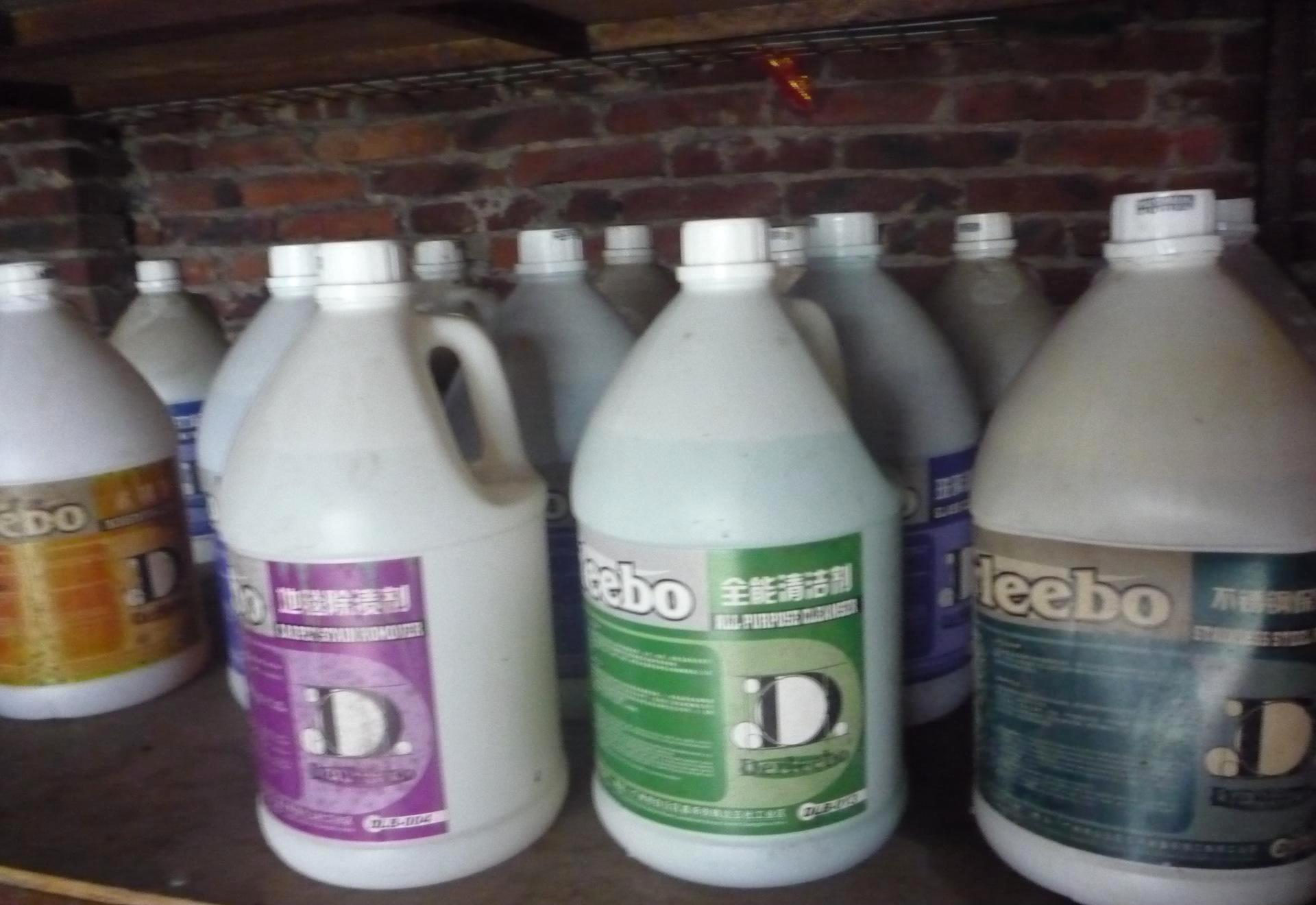 瓷砖好脏用什么清洗最好,瓷砖清洁小妙招瓷砖生锈怎么办