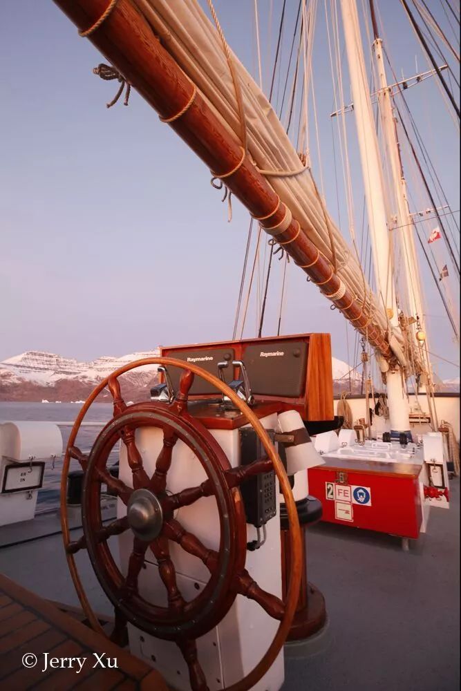 格陵兰的东海岸居然那么绚丽多彩，难怪特朗普想要买下来