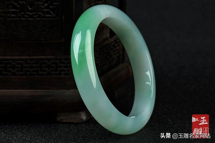 怎么辨别玉石真假视频,捡玉石怎样看玉石的真假