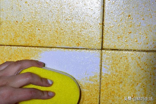 怎样才能去除地板砖上的顽固污垢,地板砖上面的污垢怎么清理小妙招