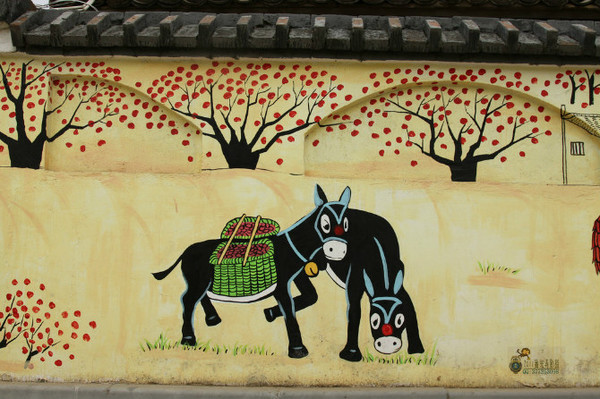 陕北的安塞不仅有响彻大地的腰鼓，还有奇美的农民画....