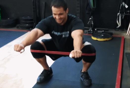 深蹲时膝盖总是往内扣,深蹲膝盖内扣外翻是什么原因