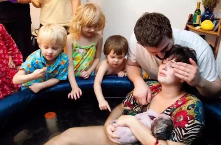 胎儿自然分娩有什么预兆,临产翻胎的正确方法