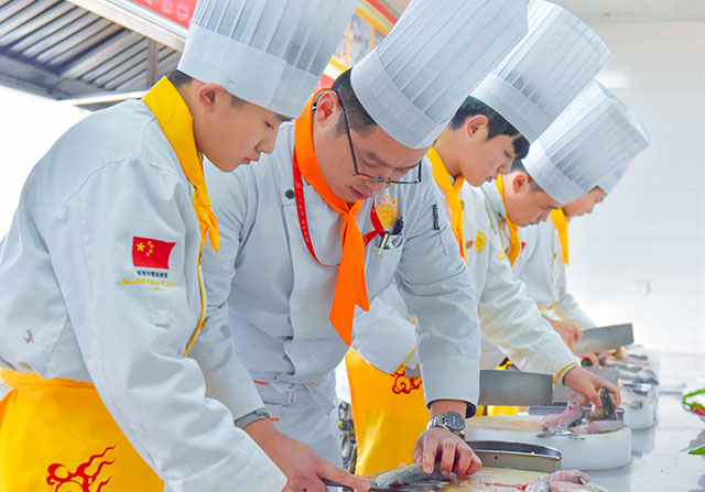 厨师行业的发展前景怎么样，厨师行业的未来，厨师会有出路吗