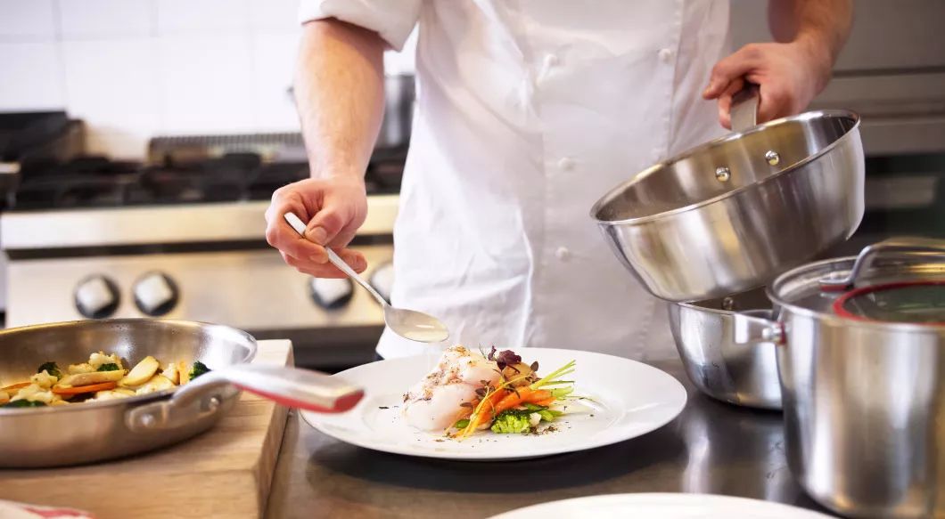 会做饭的男人迷人视频,会做饭的男人是种什么体验