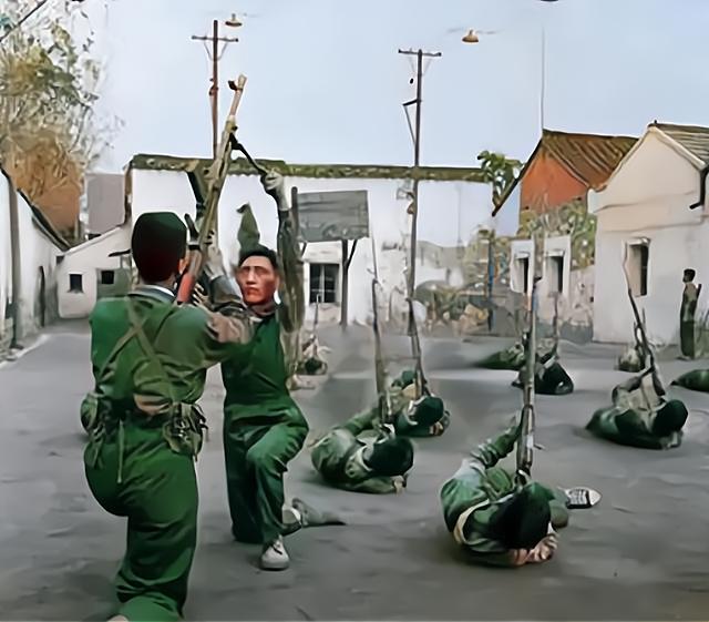 吴京打直升飞机,吴京被打电影