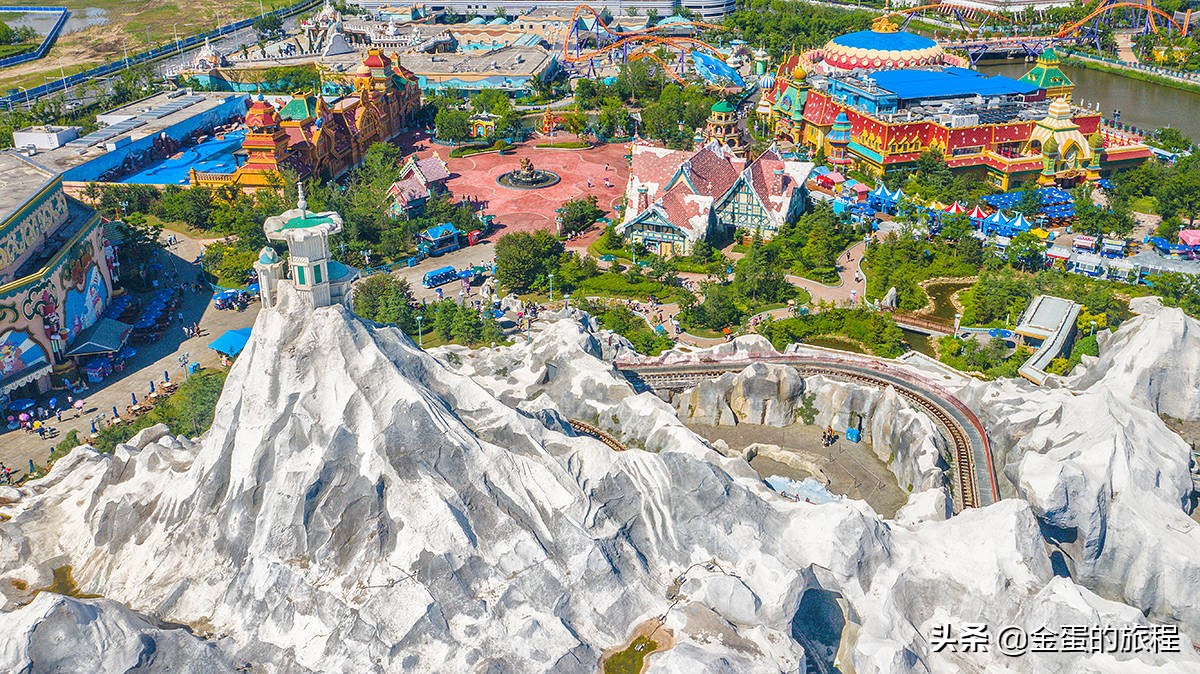 上海滴水湖湖底图片,上海人工滴水湖