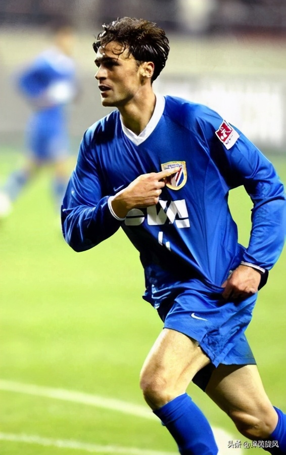 申花引进高龄中卫补强,上海申花十大球员