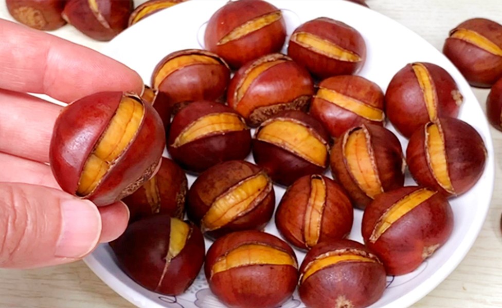 炒板栗正确剥壳方法,炒板栗剥皮小技巧