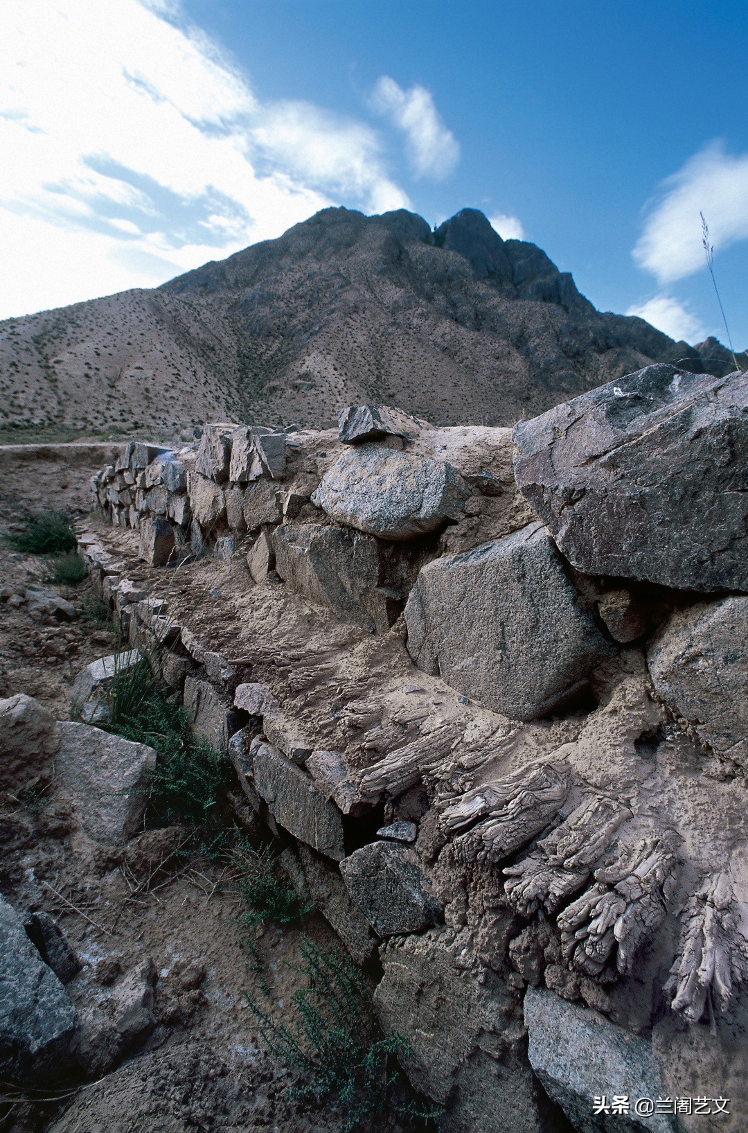 鬼吹灯九层妖塔在什么地方,鬼吹灯精绝古城九层妖塔图片