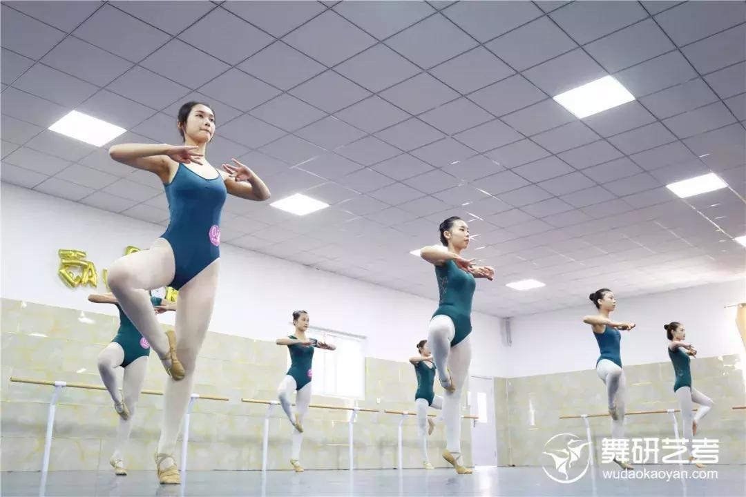 学舞蹈最讨厌听到的话,学舞蹈要经历哪些身体上的痛苦