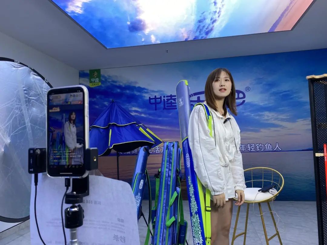 小钓竿大市场，听汉口北从业26年的钓具大咖聊聊“钓鱼圈”