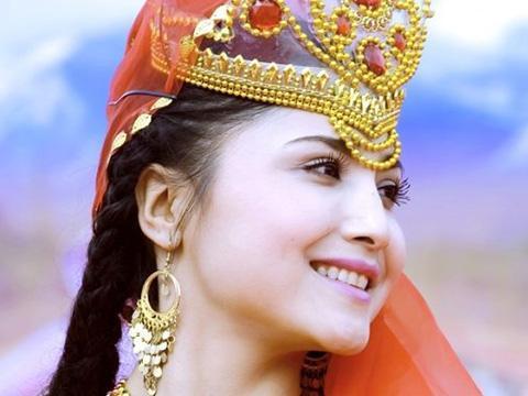 中国的俄罗斯族，如何看待俄罗斯的？俄罗斯族美女给我们解答疑惑