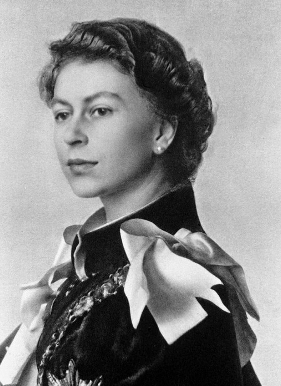 现代版风流国王-玛哈，豪车私人飞机不断，花钱如流水