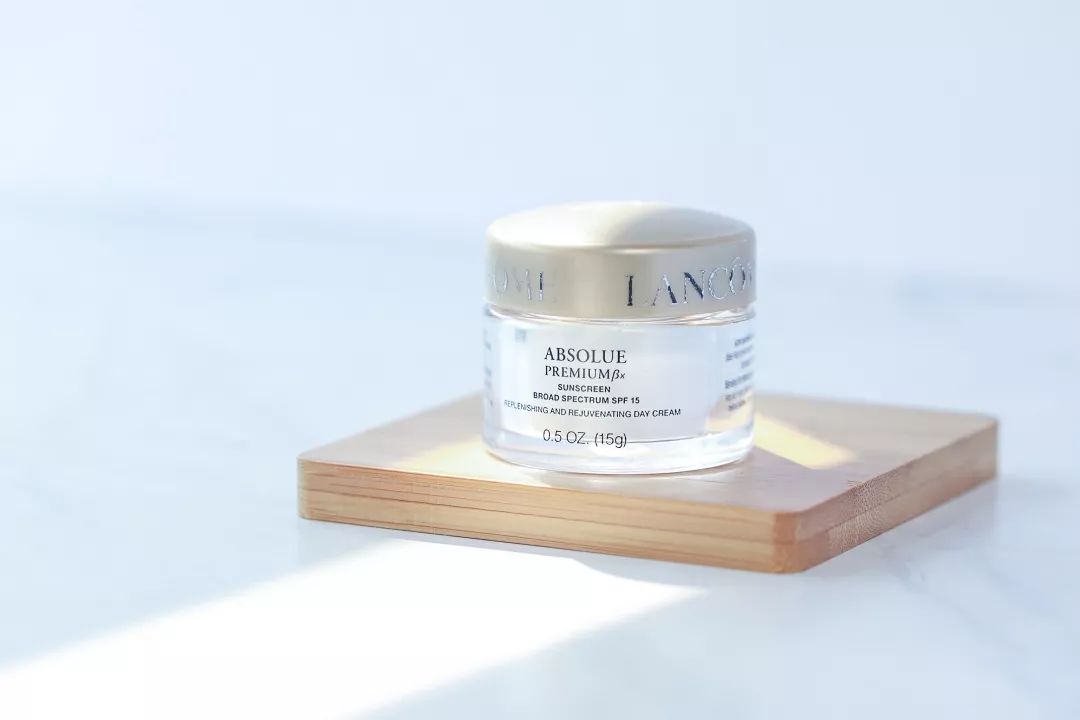 保湿乳霜补水提亮,补水保湿缓解干燥面霜