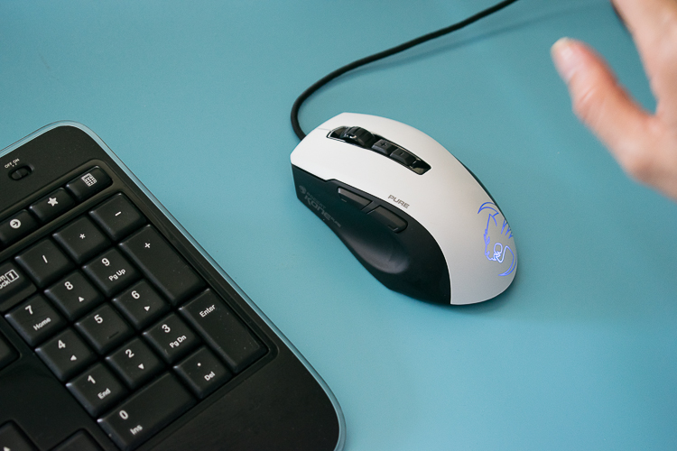 冰豹鼠标老是按到dpi,游戏电竞鼠标推荐酷炫rgb冰蓝