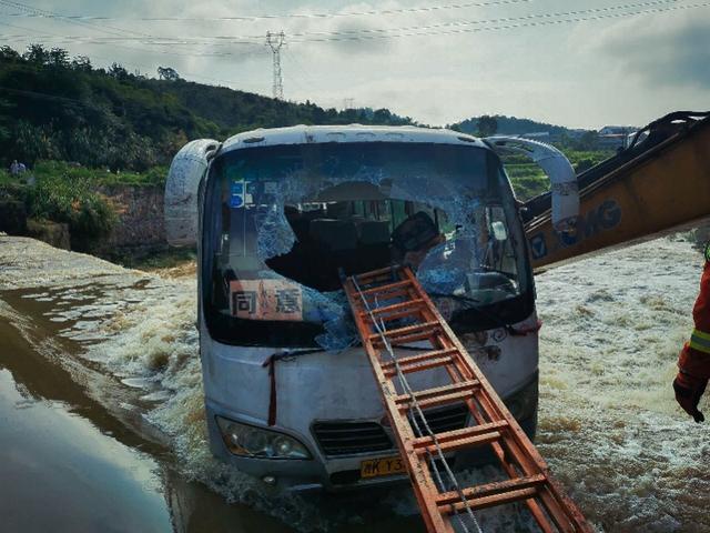 误入武汉的大连小伙火的视频,误入武汉的大连小伙抖音号