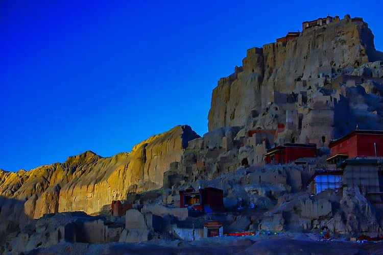 阿里大北线之穿行 (走过大北线的阿里巴巴)