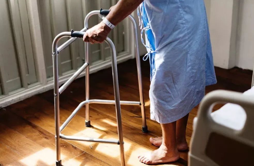 老寒腿为啥久治不愈、反复发作？警惕七大征兆