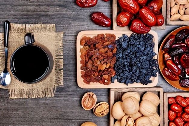 去新疆摘葡萄干多少钱,吐鲁番什么地方葡萄干便宜