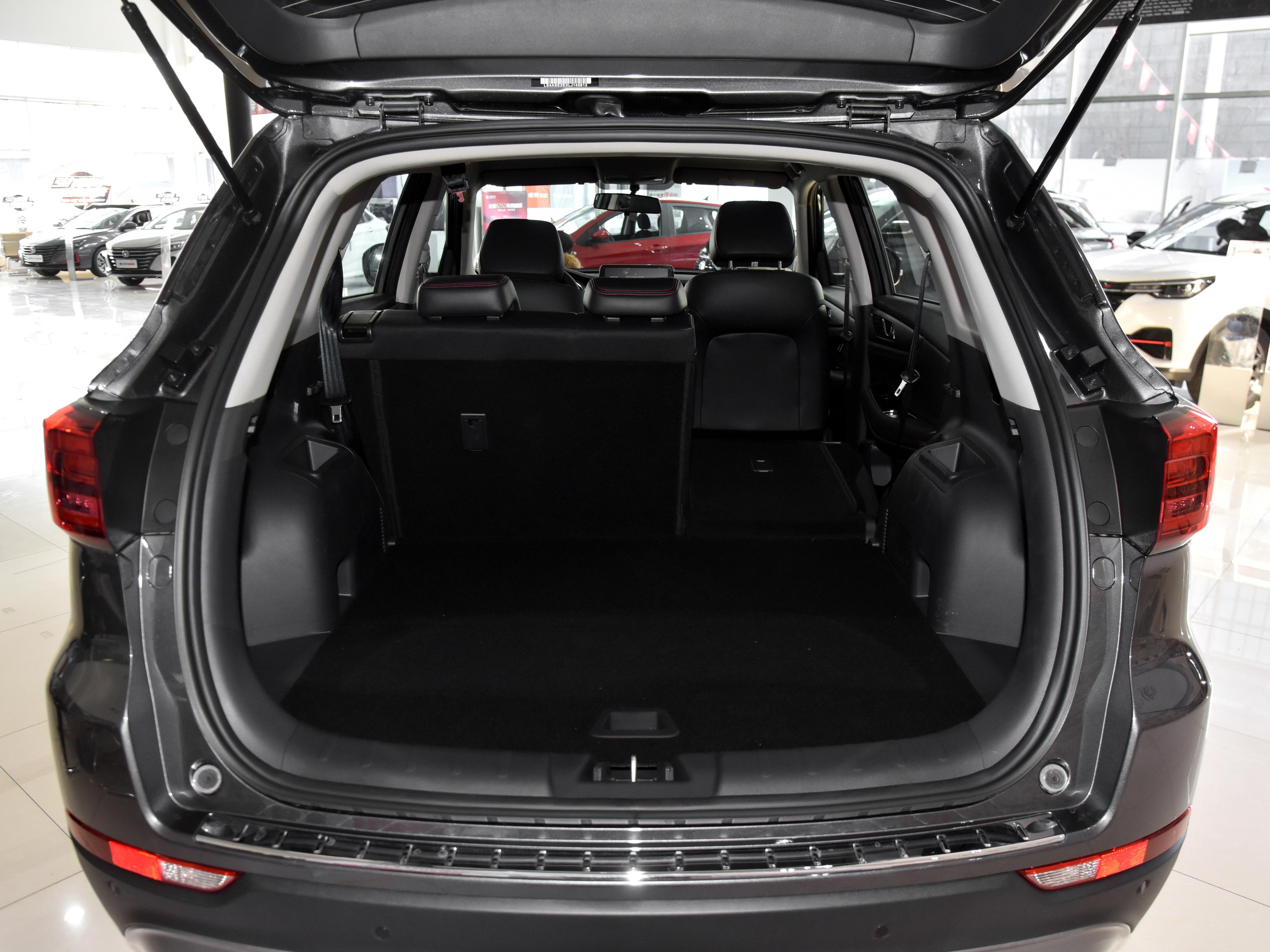 外观好看舒适动力强跑高速稳的suv,新款长安cs75哪一款最值得购买