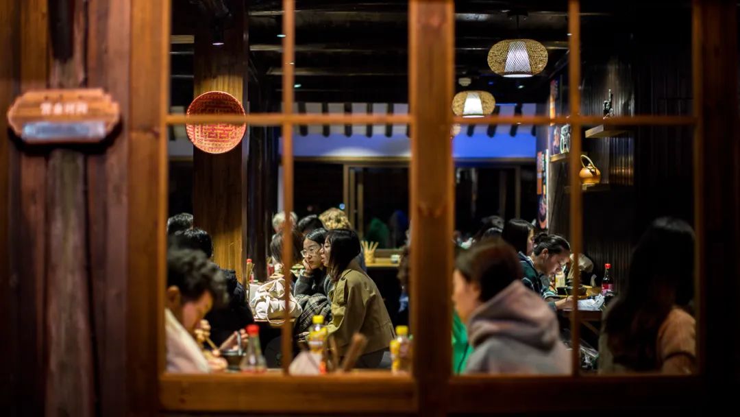 夜游乌镇视频大全,夜游乌镇西栅坐船可以坐多久