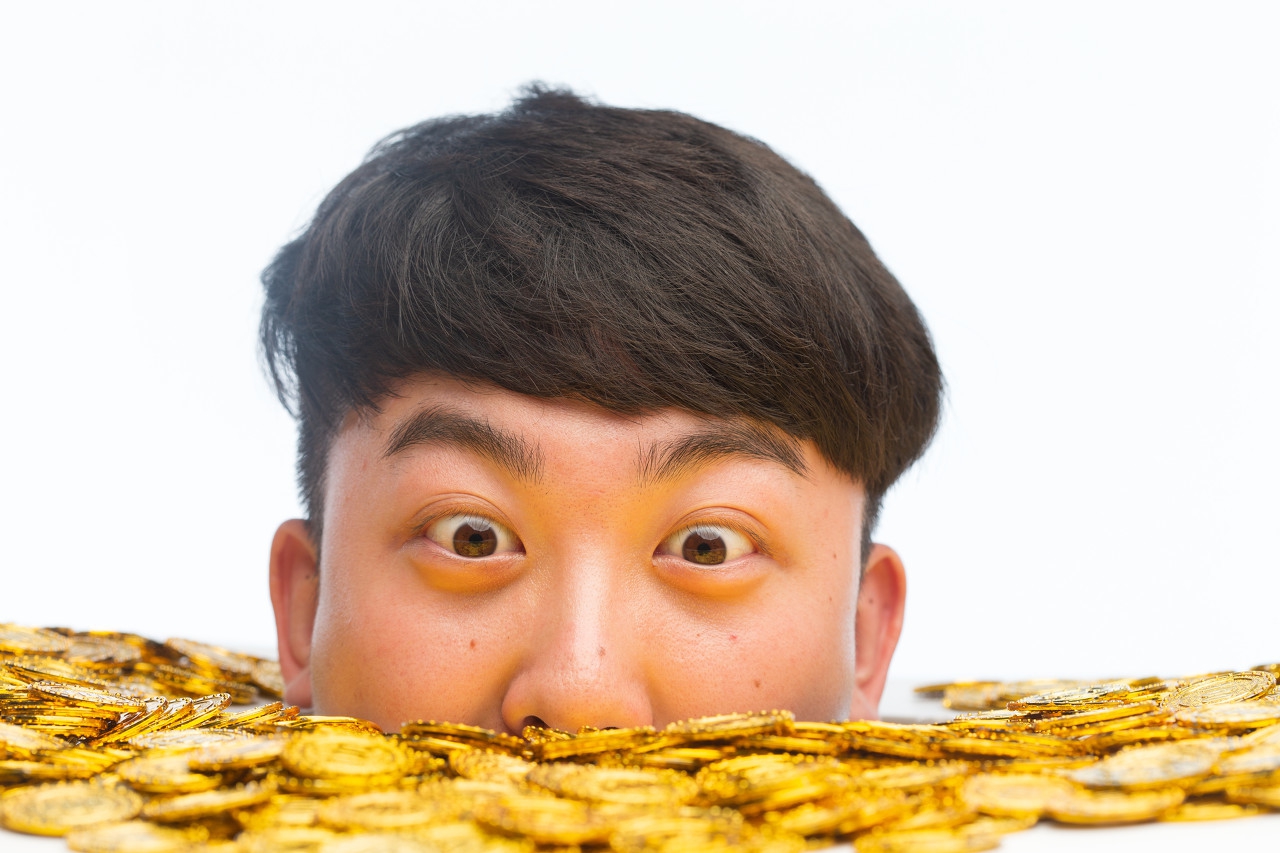 在家躺着是赚不到钱的,在家赚不下钱该出去吗