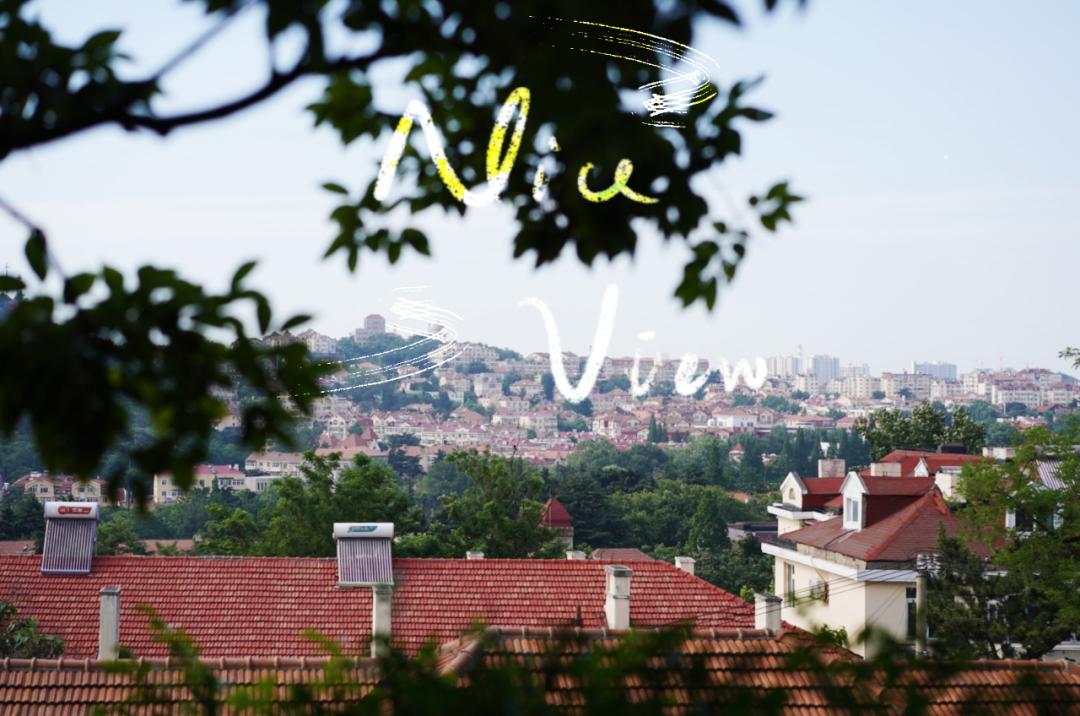 青岛的海给人很惬意,夏天青岛的海边热吗