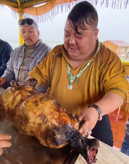 恩克脸上的黑斑,恩克面部频繁出现黑斑